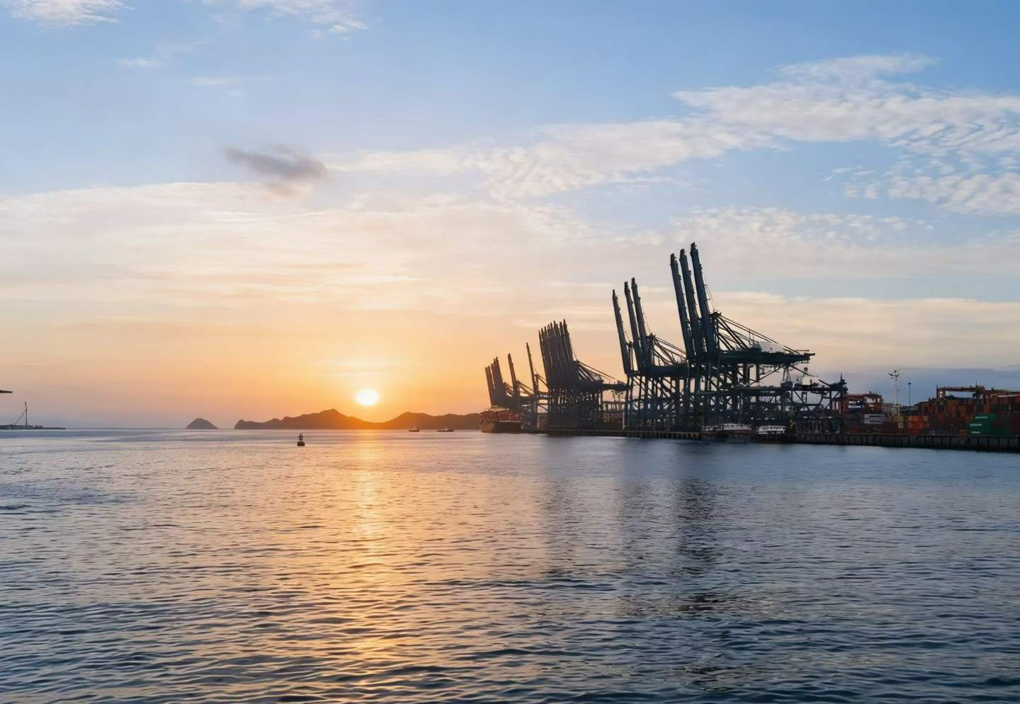 海力物流國內(nèi)內(nèi)貿(mào)海運貨代公司選擇指南：六大核心要素助您決策