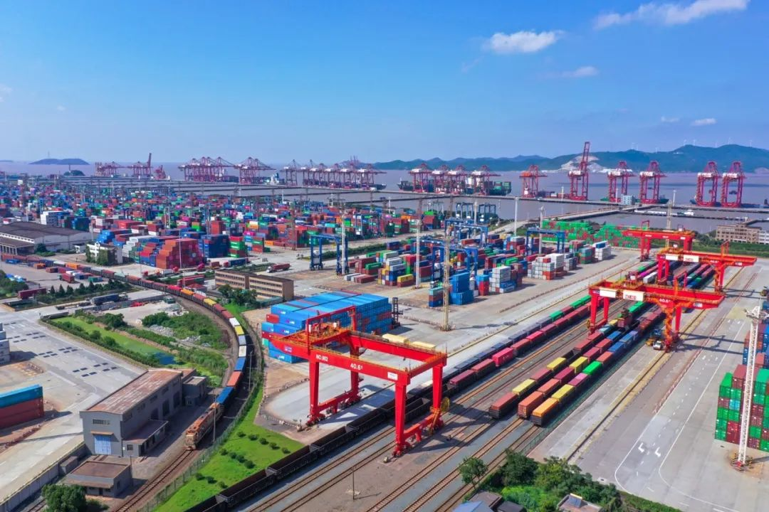 降本30%，國內(nèi)集裝箱海運(yùn)重塑大宗物流成本格局