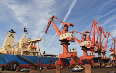 絲路海運：內(nèi)貿(mào)集裝箱運輸?shù)男乱? /></a>
                        </p>
                        <a class=