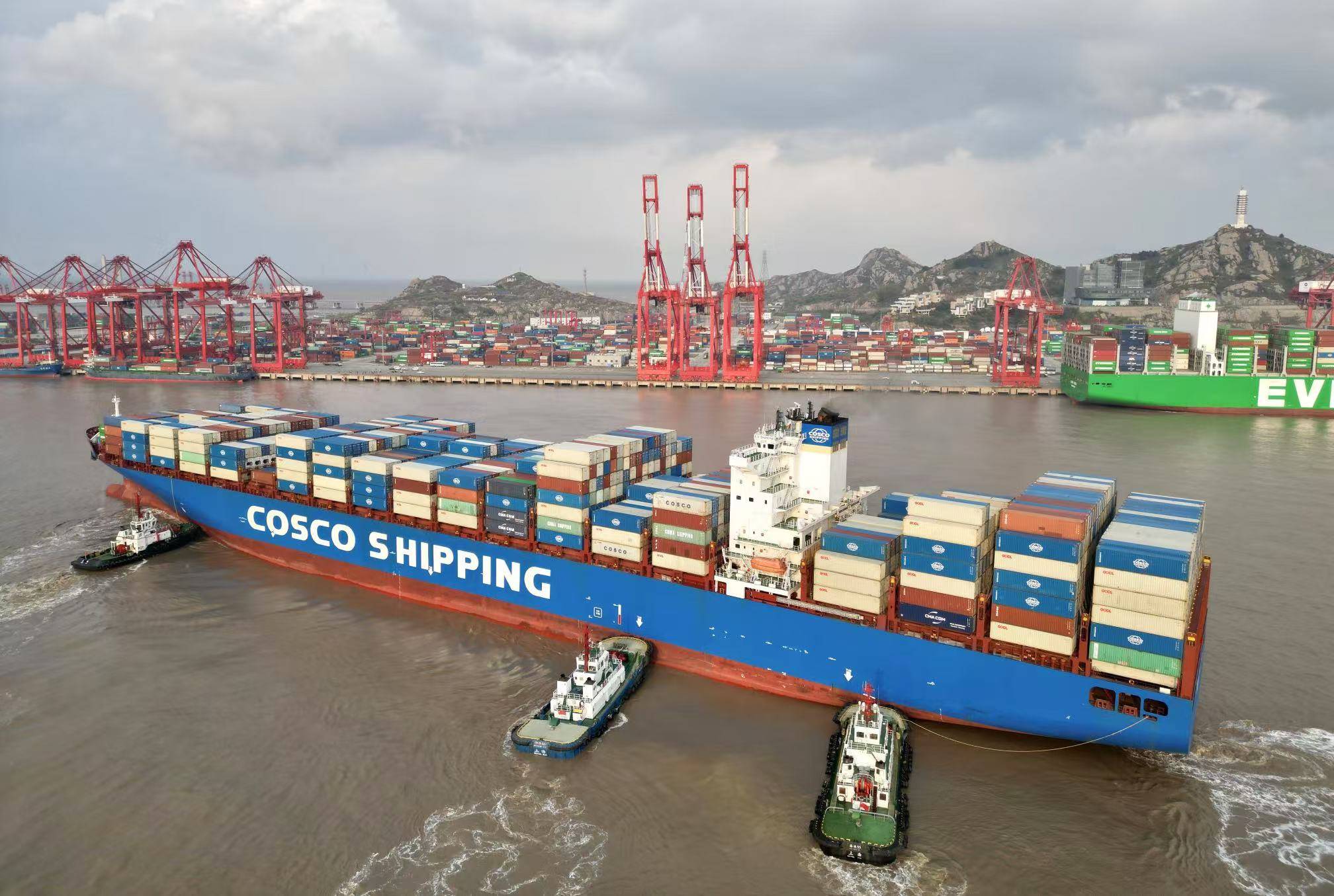 直航船與中轉船：內貿海運，該選直達還是中轉？